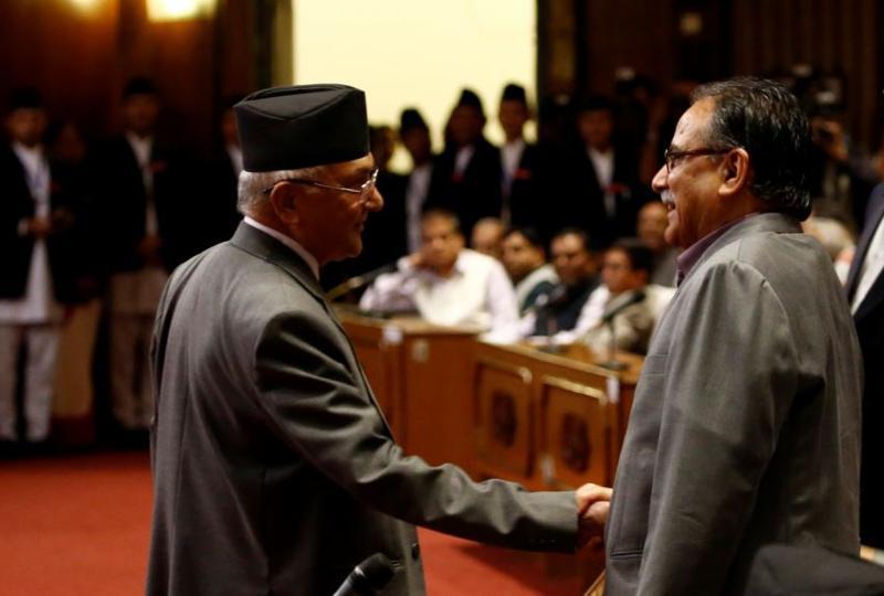 संसदमा प्रचण्ड र ओलीको जुहारी : कसले जोगायो संविधान ?